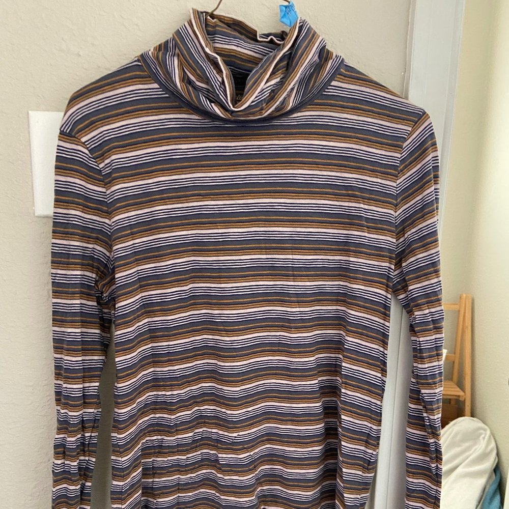 Longsleeve turtleneck shirt